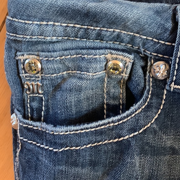 Miss Me Dark Denim Jeans Mid Rose Easy Boot Size 32 with diamond pocket detail - Picture 2 of 10